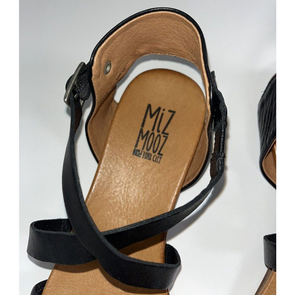 Miz Mooz New York City Aster Flat Sandal Black Women’s Size 7.5 Leather Strap - Picture 3 of 8